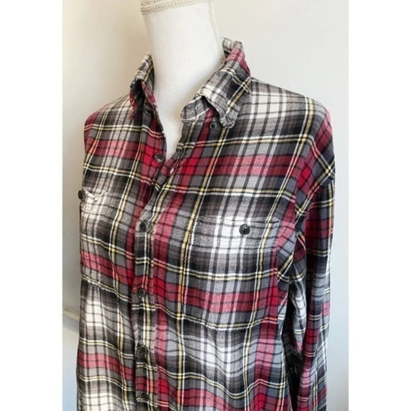 Basic Editions • Red Cream Plaid Flannel Shirt - Picture 4 of 5